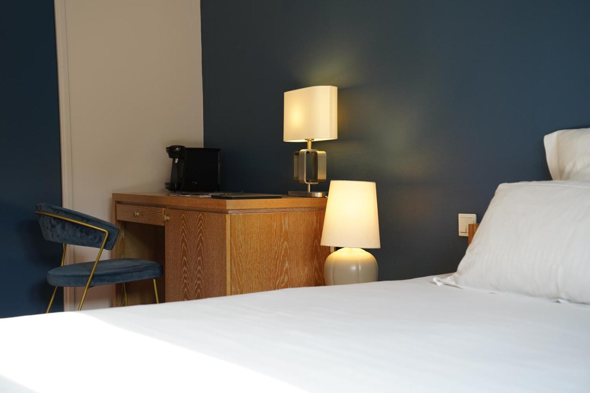 Le Pre Saint Germain Hotel Louviers Exterior foto