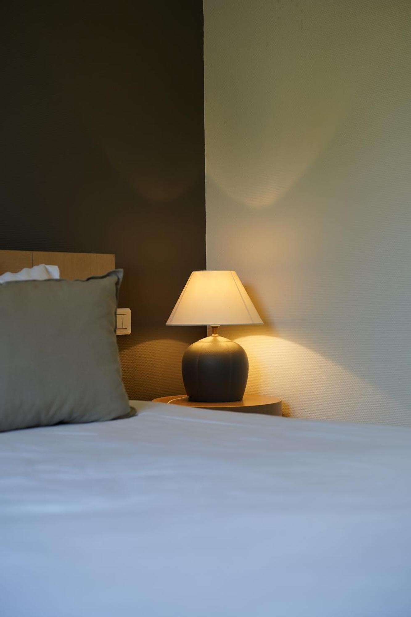 Le Pre Saint Germain Hotel Louviers Exterior foto