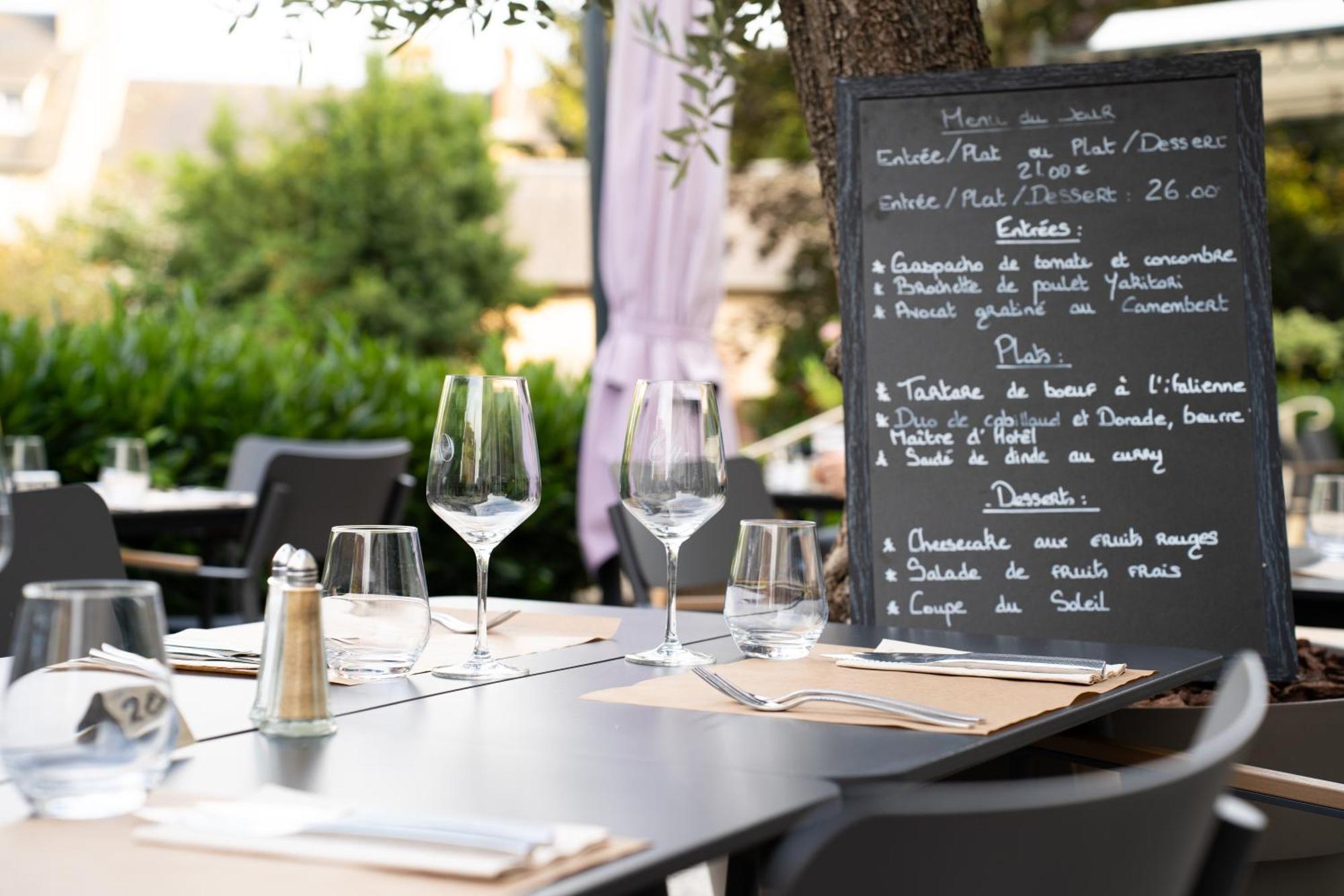 Le Pre Saint Germain Hotel Louviers Exterior foto